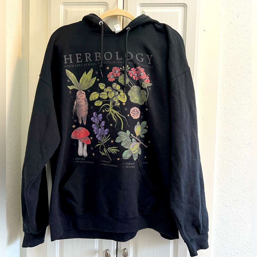 UO MINIMALIST HARRY POTTER HERBOLOGY HOODIE